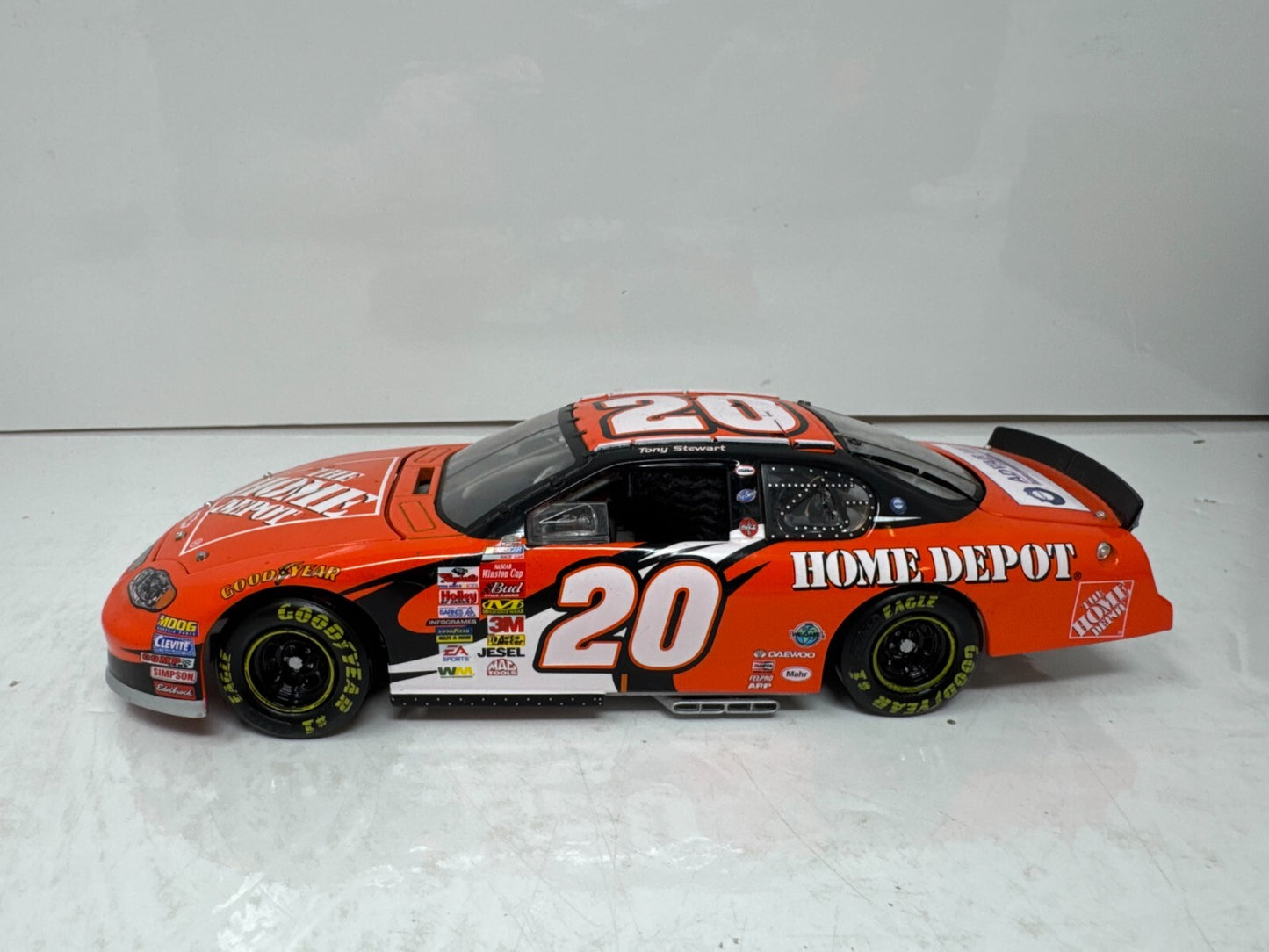 Action Nascar #20 Tony Stewart Home Depot 2003 Monte Carlo Elite 1:24 Diecast