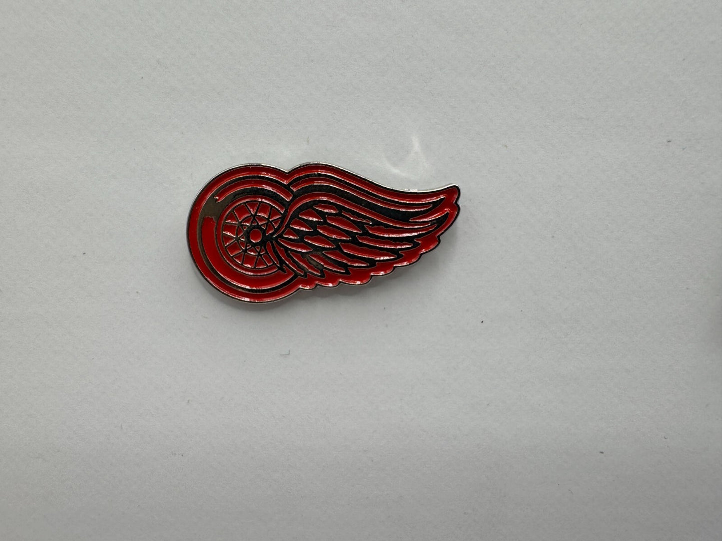 Detroit Red Wings NHL Hockey Team Logo Lapel Pin UDT1