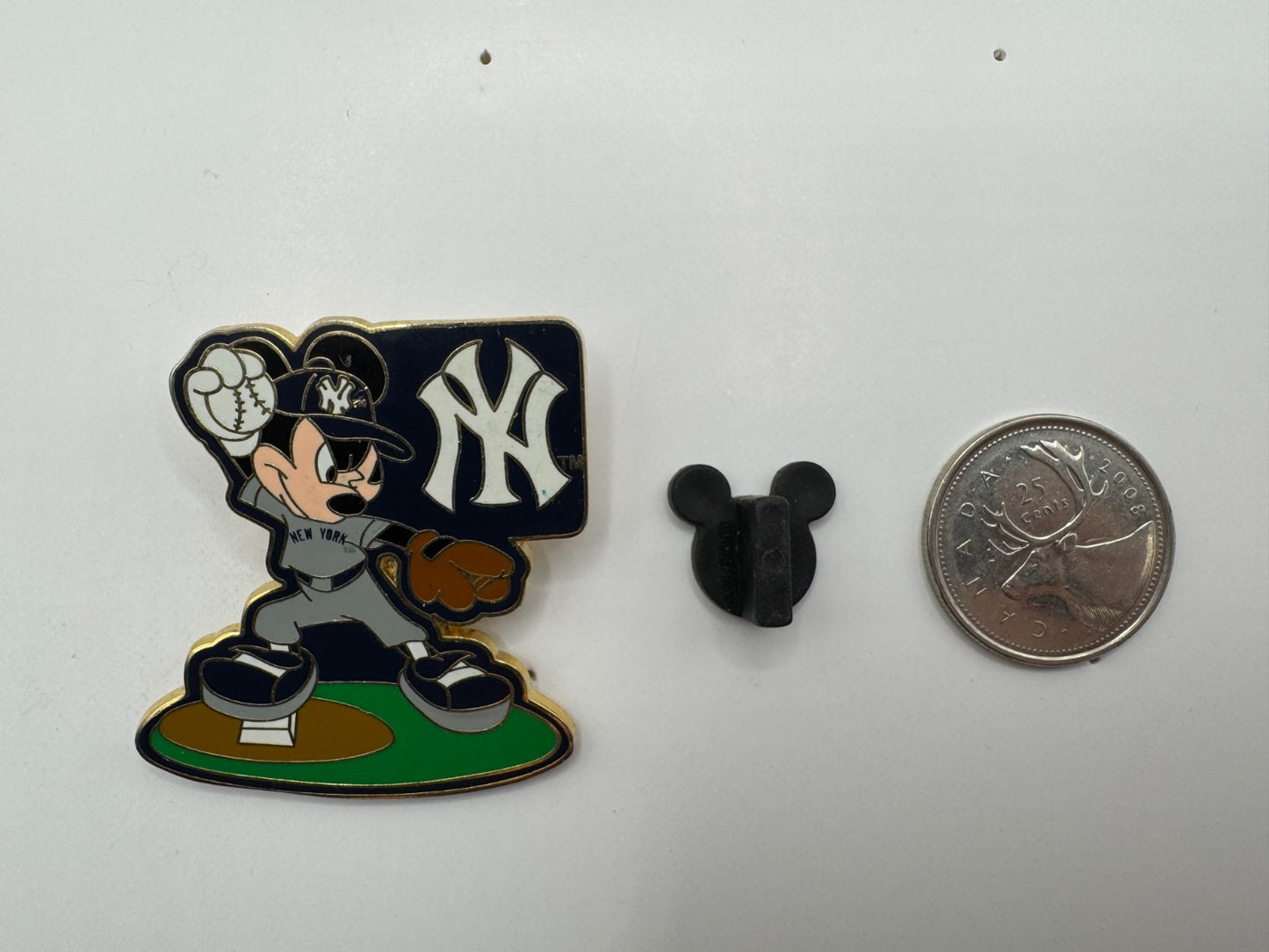 WDW Disney Mickey Mouse MLB Player New York Yankees Trading Pin DC2S1