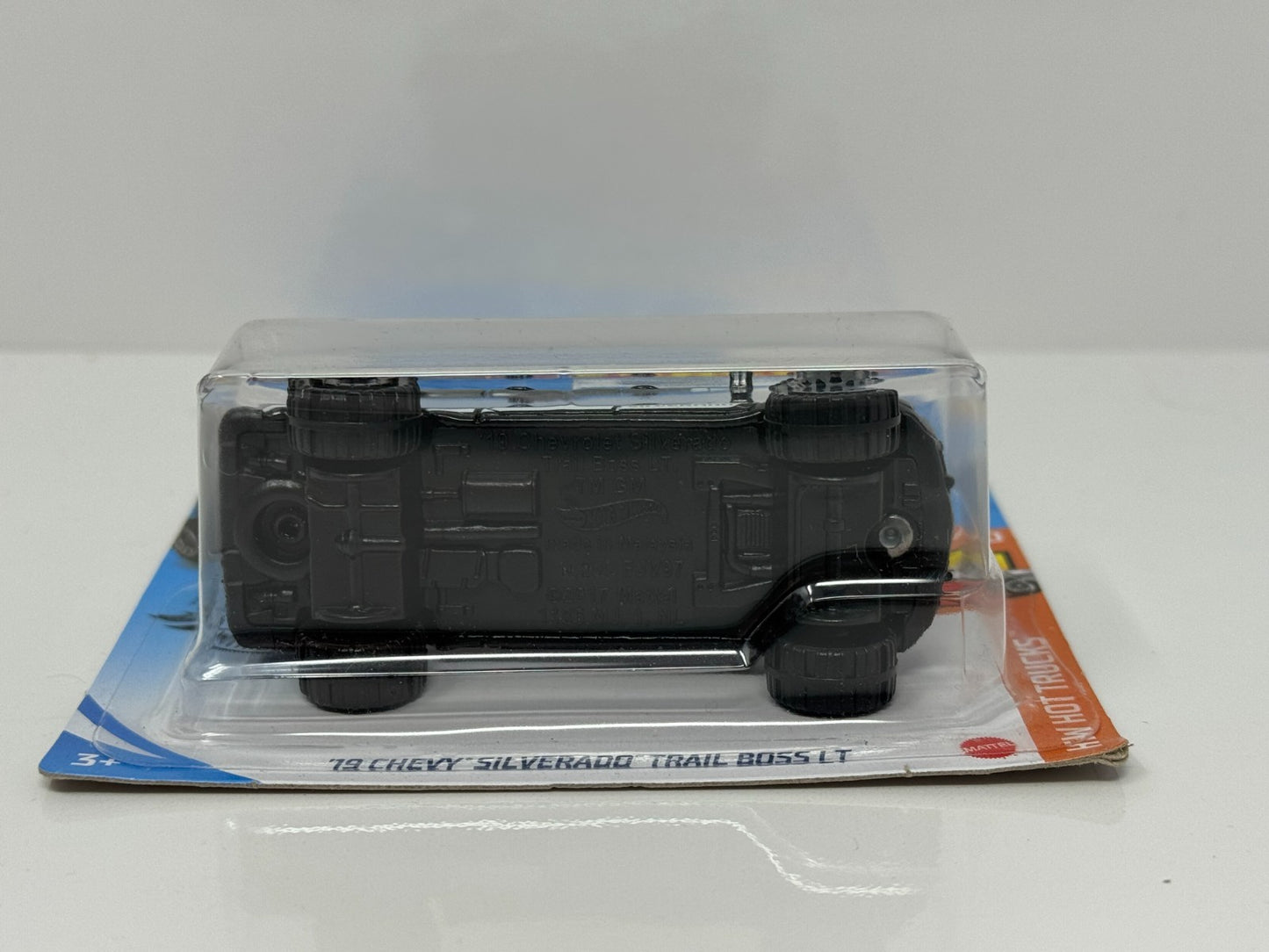 Hot Wheels HW Hot Trucks 2019 Chevy Silverado Trail Boss LT 1:64 Diecast