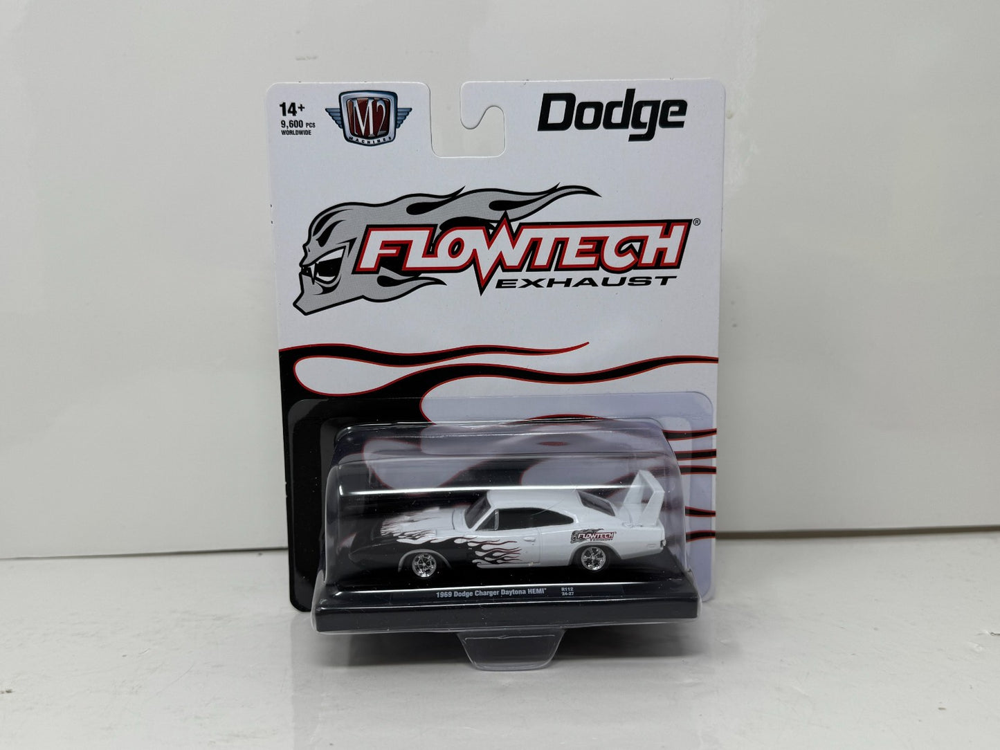 M2 Machines Flowtech Exhaust 1969 Dodge Charger Daytona HEMI 1:64 Diecast