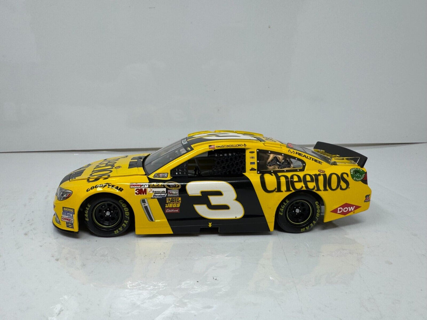 Lionel Racing Nascar #3 Austin Dillon Cheerios Black Chassis 2014 SS 1:24 Diecast