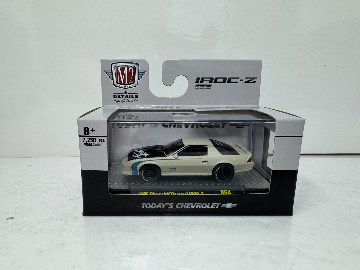 M2 Machines Today's Chevrolet 1985 Chevrolet Camaro IROC-Z 1:64 Diecast