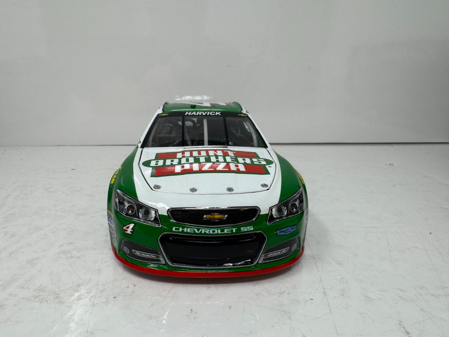 Lionel Racing Nascar #4 Kevin Harvick Hunts Brothers Pizza 2014 Chevy SS 1:24 Diecast