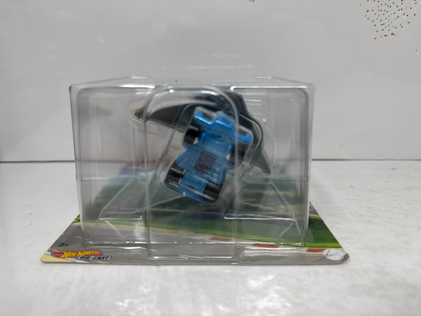 Hot Wheels Mario Kart Light-Blue Yoshi Pipe Frame Super Glider 1:64 Diecast