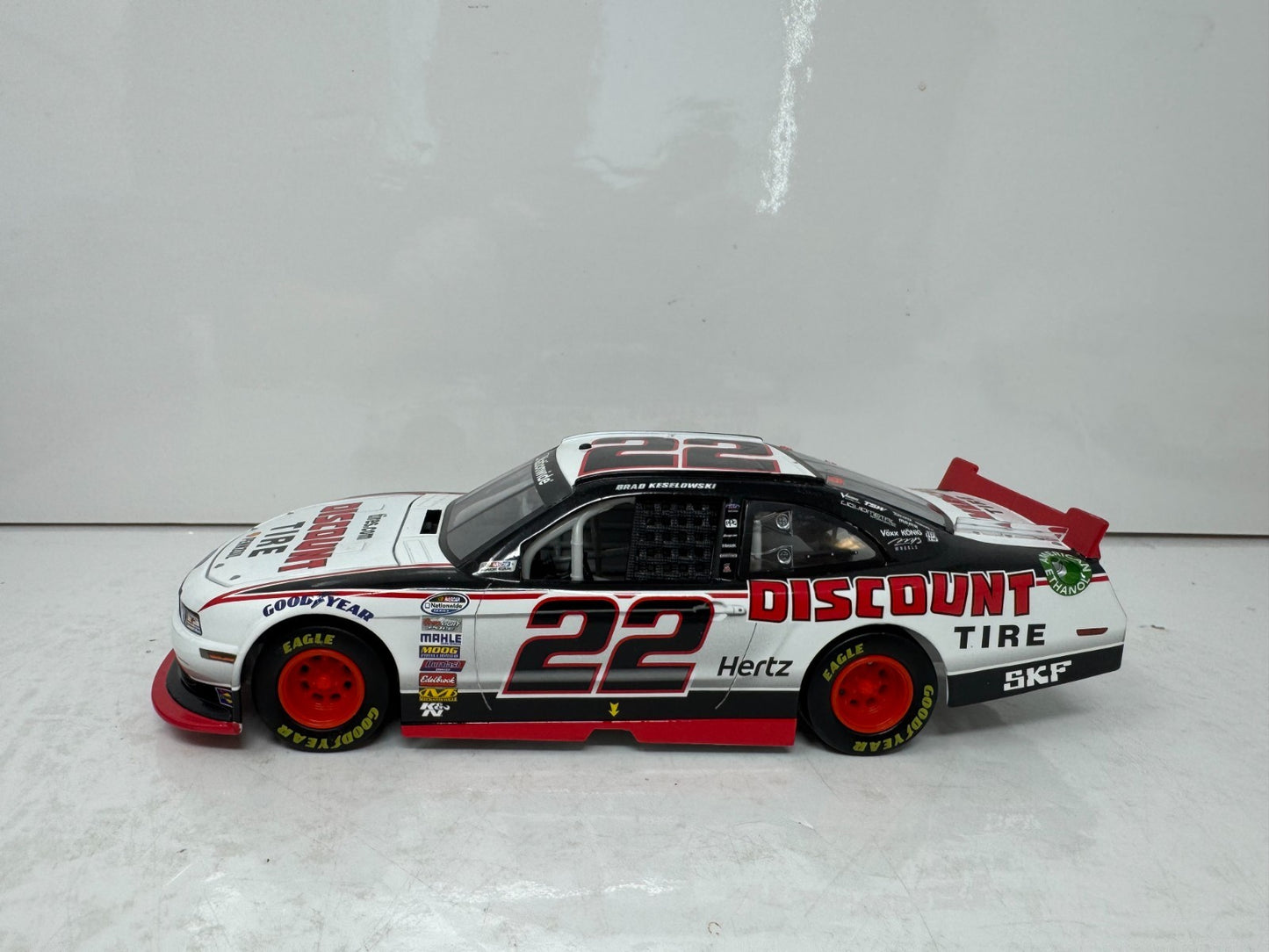 Lionel Nascar #22 Brad Keselowski Discount Tire 2014 Mustang 1:24 Diecast