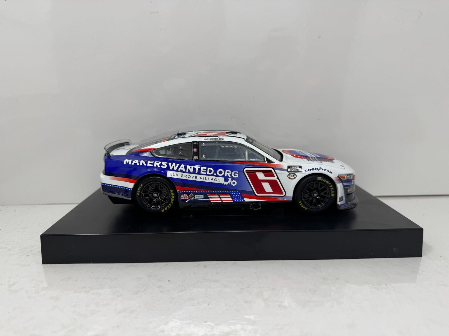 Lionel Racing Nascar #6 Brad Keselowski Elk Grove Village Ford Mustang 1:24 Diecast