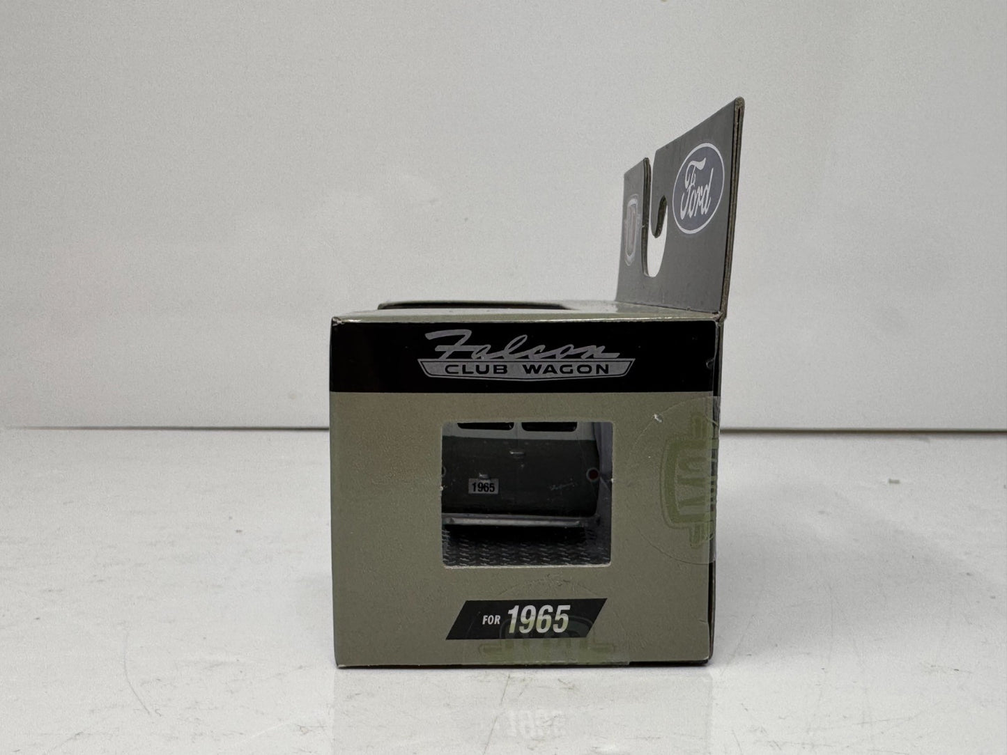 M2 Machines 1965 Ford Falcon Club Wagon 1:64 Diecast