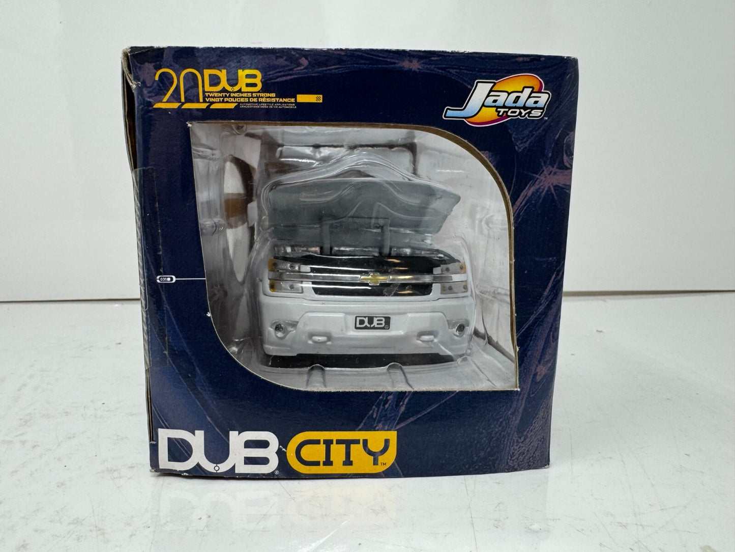 Jada Dub City 2001 Chevy Avalanche 1:24 Diecast KMC Wheels 22 Inch SS Rims