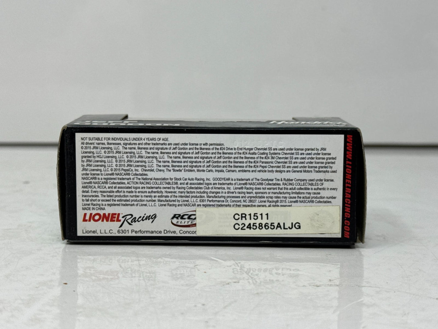 Jeff Gordon #24 Axalta 2015 SS 1:64 Diecast Lionel Racing NASCAR