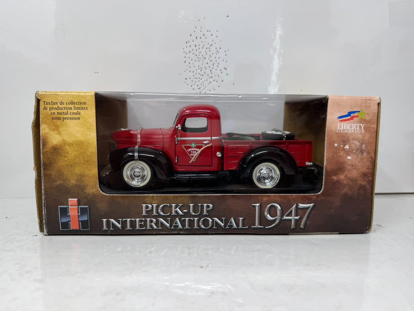 Liberty Classics Canadian Tire 1947 International Pickup BANK 1:24 Diecast