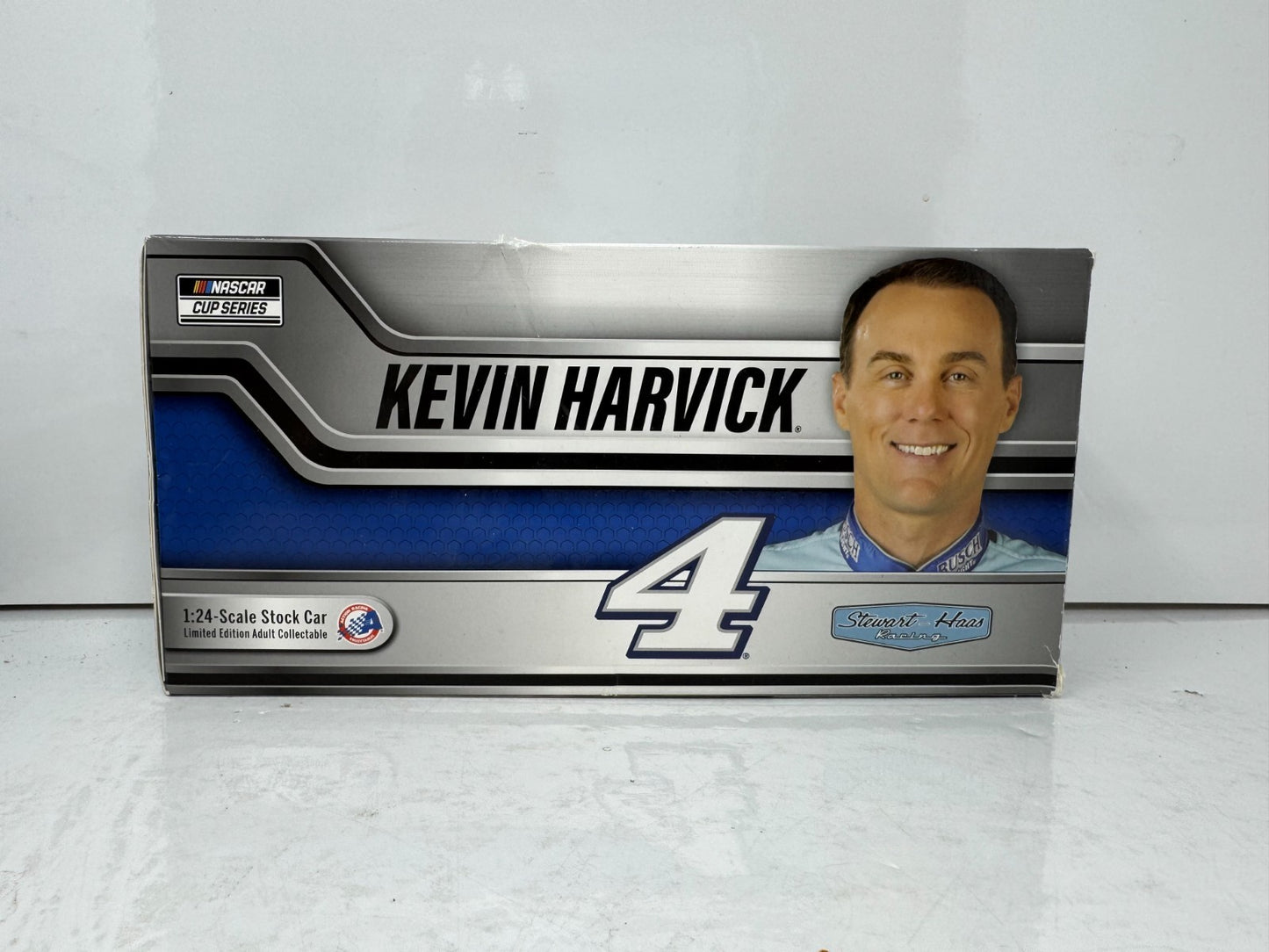 Lionel Racing Nascar #4 Kevin Harvick Mobil 1 Summer Road Trip Mustang 1:24 Diecast