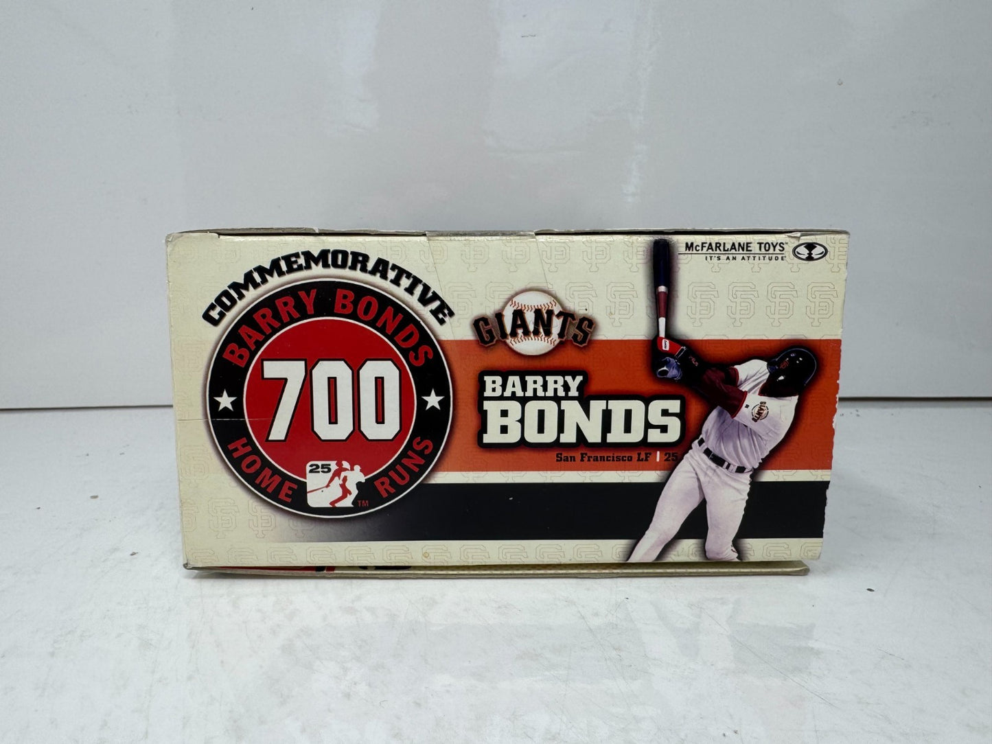 McFarlane MLB Barry Bonds San Francisco Giants Commemorative 700 Home Run Figure