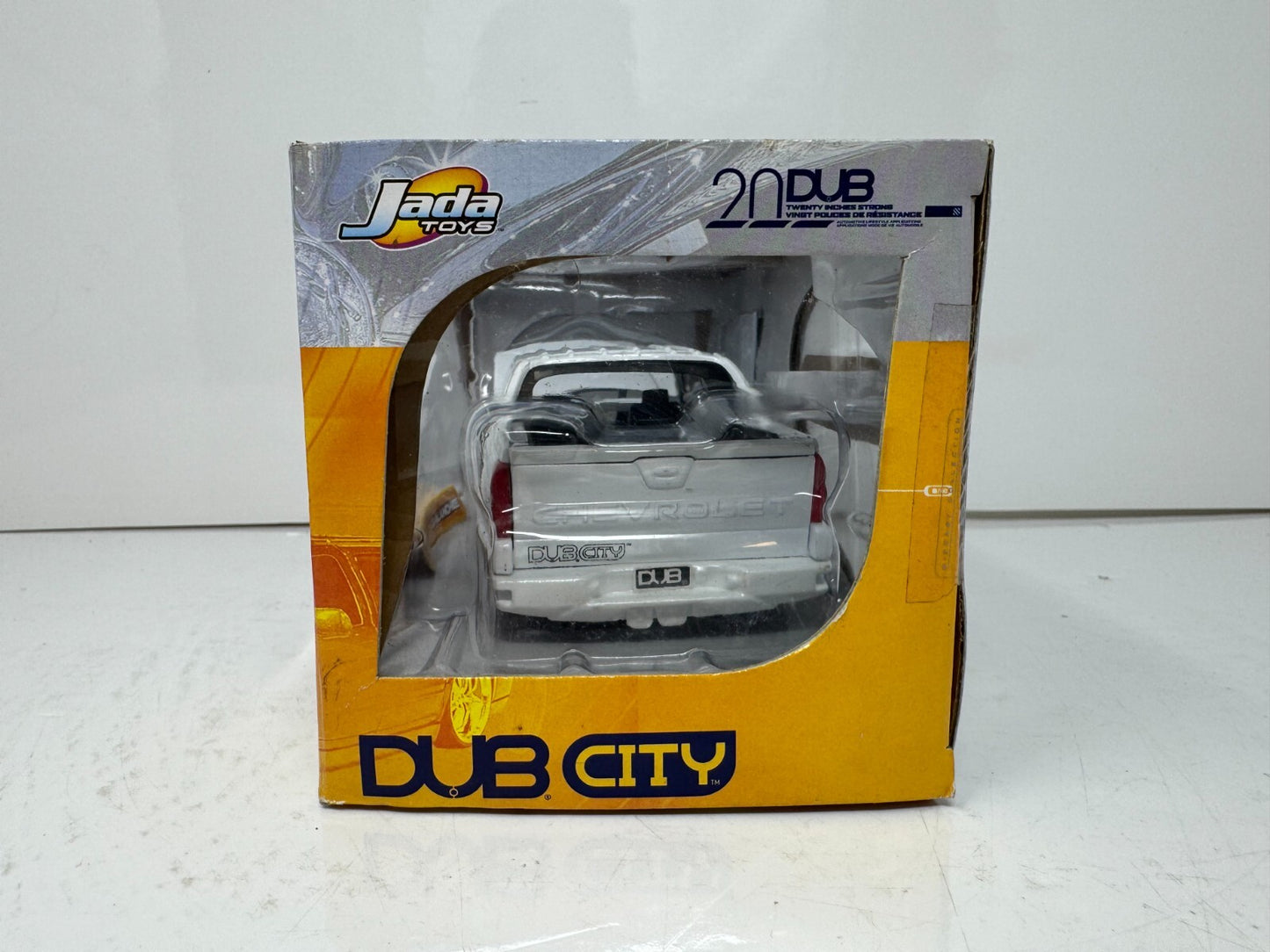 Jada Dub City 2001 Chevy Avalanche 1:24 Diecast KMC Wheels 22 Inch SS Rims