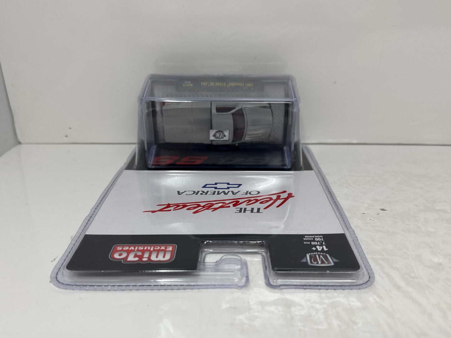 M2 Machines Heartbeat of America 1991 Chevrolet C1500 SS 454 1:64 Diecast