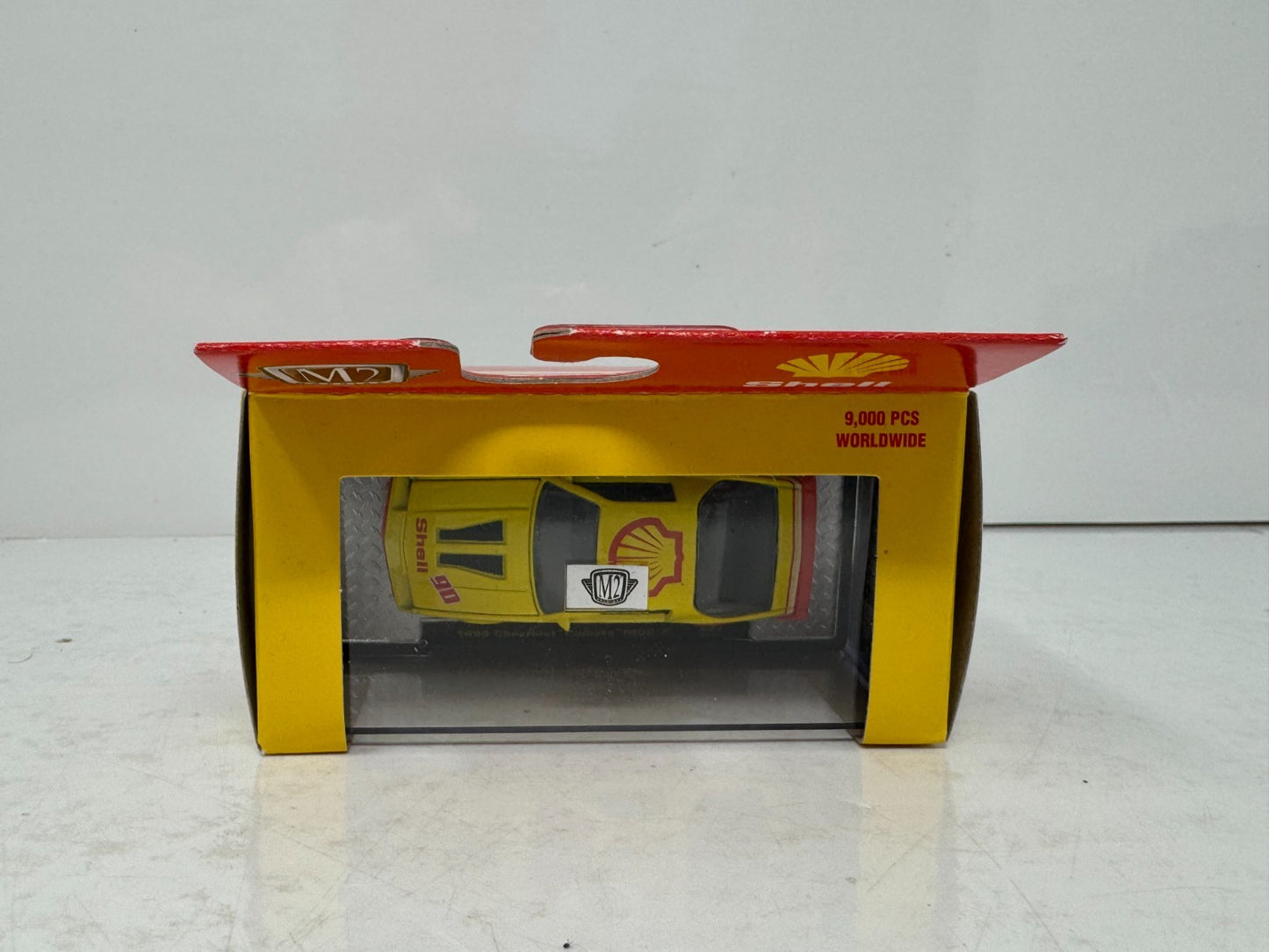 M2 Machines Shell 1990 Chevrolet Camaro IROC-Z 1:64 Diecast