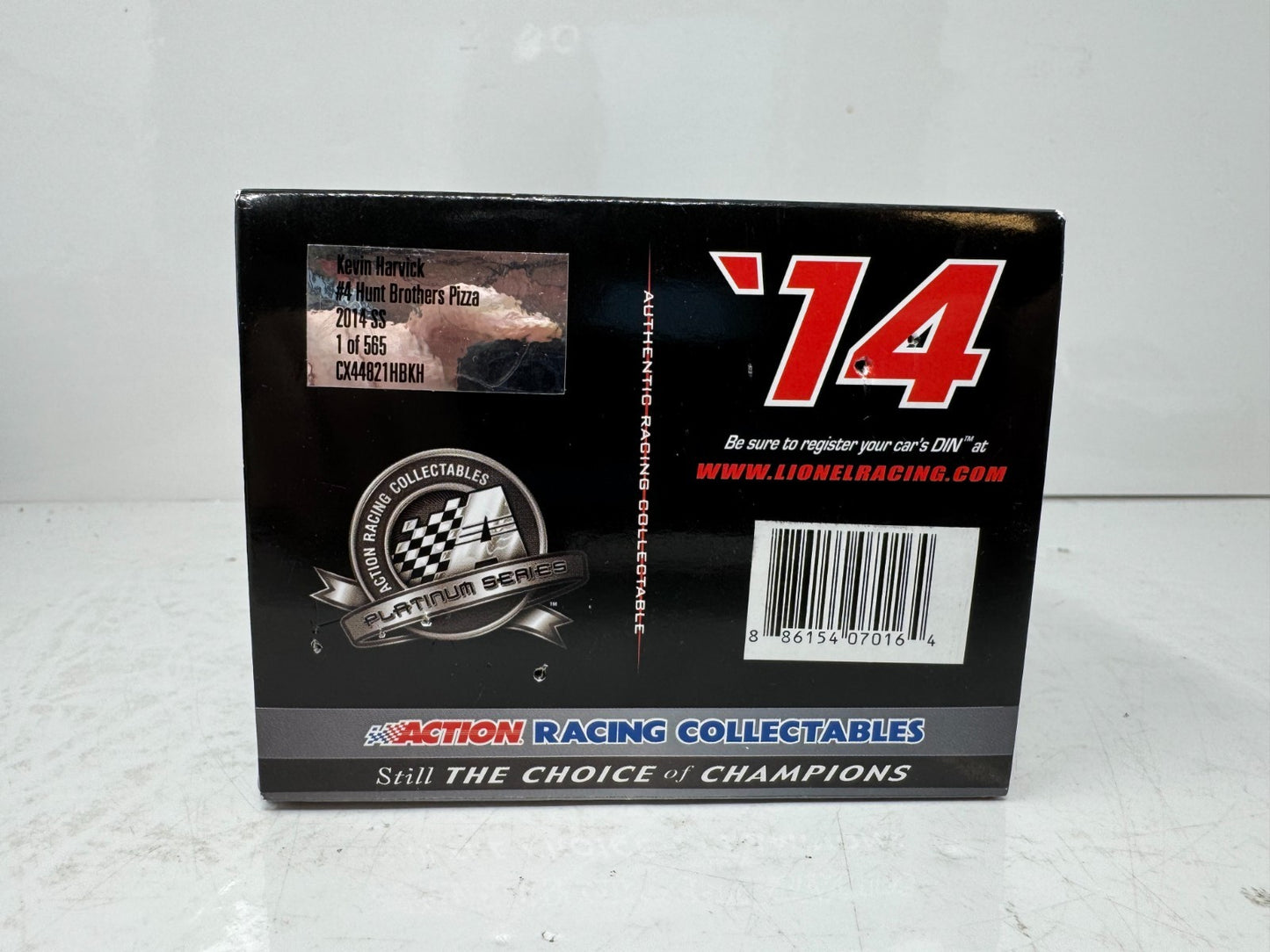 Lionel Racing Nascar #4 Kevin Harvick Hunts Brothers Pizza 2014 Chevy SS 1:24 Diecast