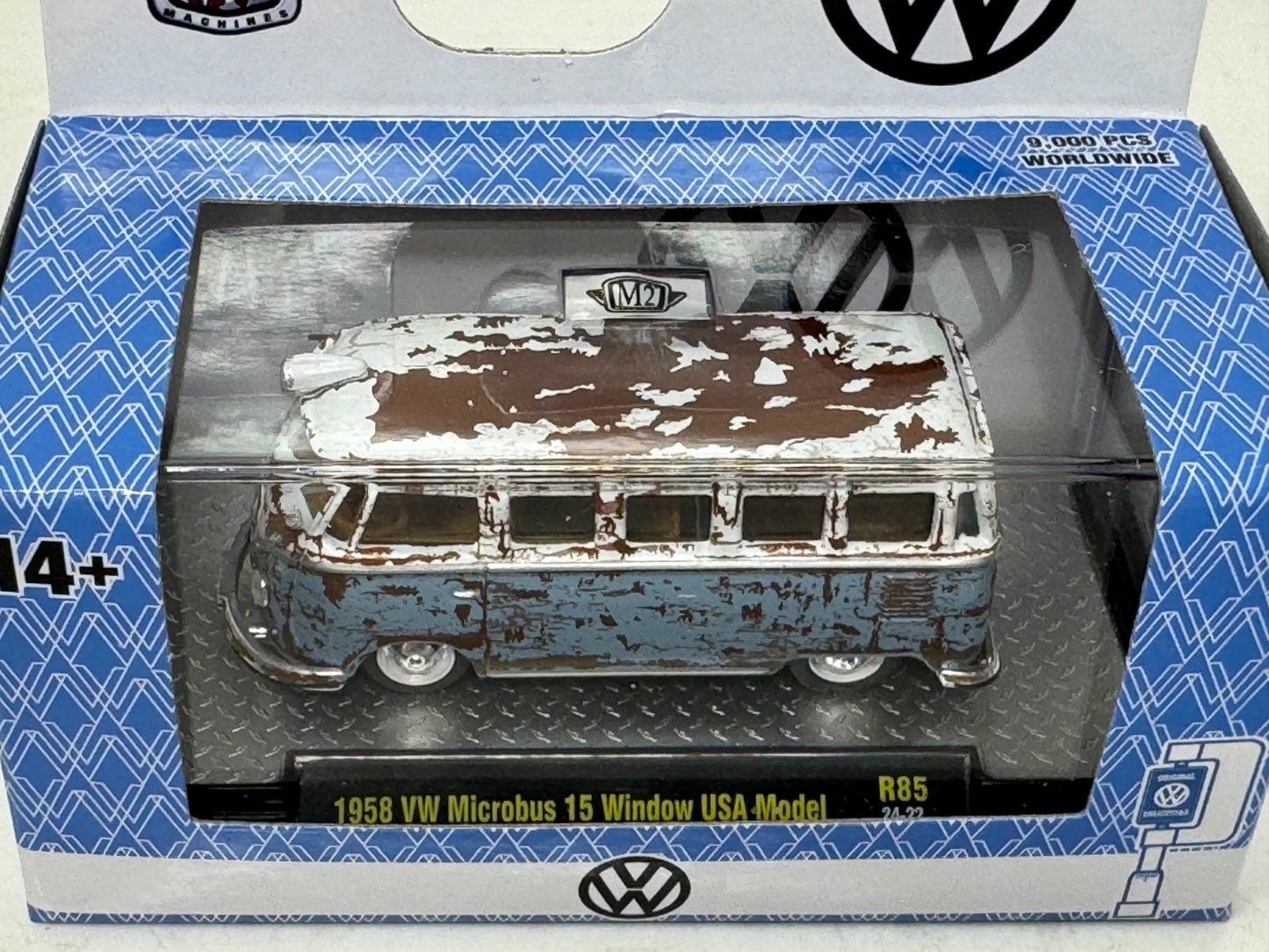 M2 Machines Rusty 1958 Volkswagen VW Microbus 15 Window USA Model 1:64 Diecast
