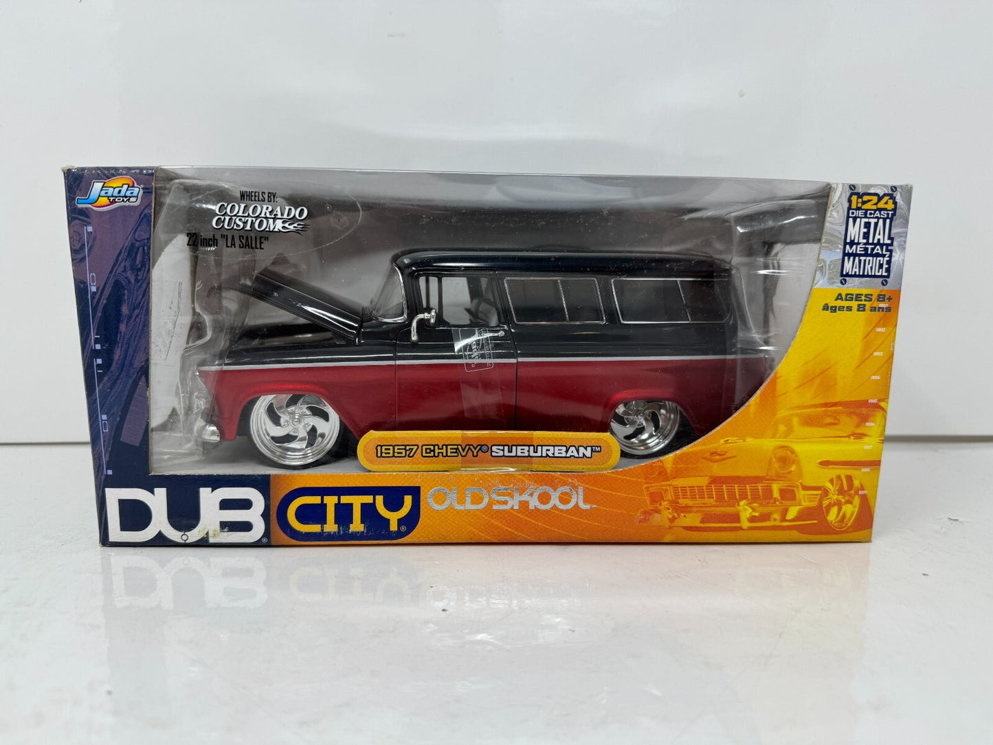 Jada Dub City 1957 Chevy Suburban 1:24 Diecast Colorado Custom Wheels 22 Inch