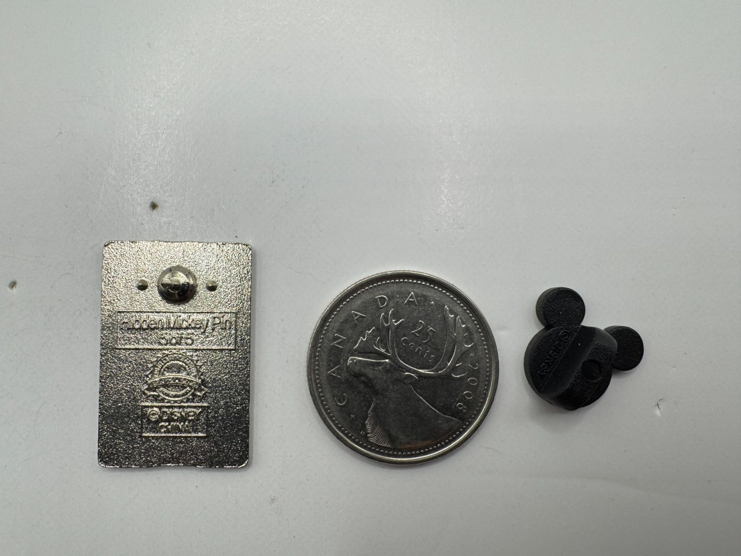 DLR Disney Queen of Hearts Alice in Wonderland Hidden Mickey Trading Pin DC1S14