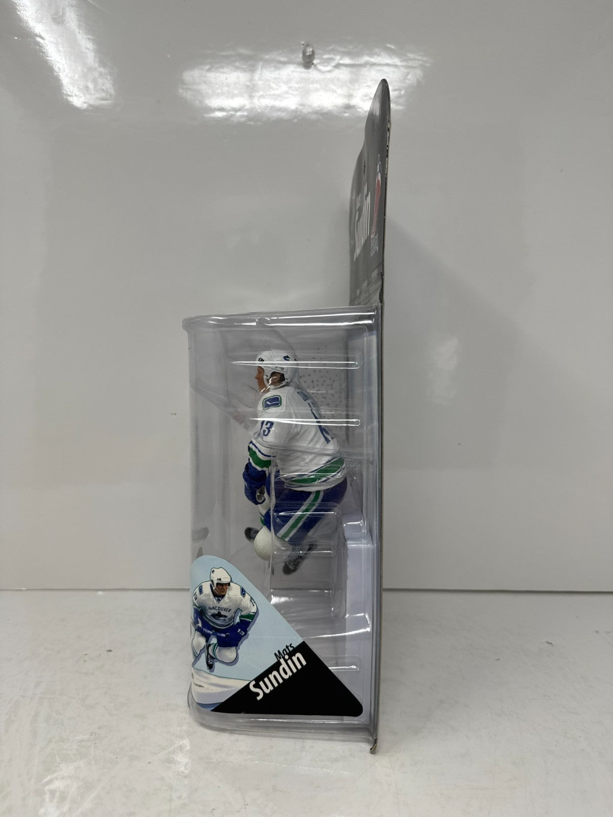 McFarlane NHL Mats Sundin Vancouver Canucks Series 22 Figure