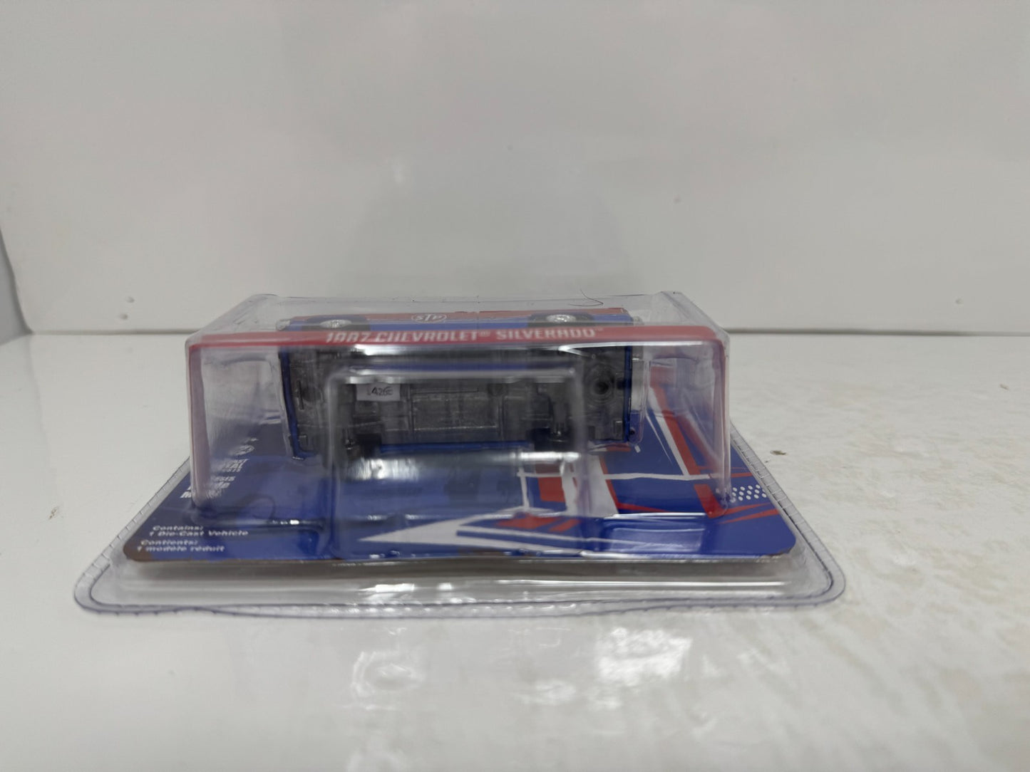 Greenlight Running on Empty 1987 Chevrolet Silverado STP 1:64 Diecast