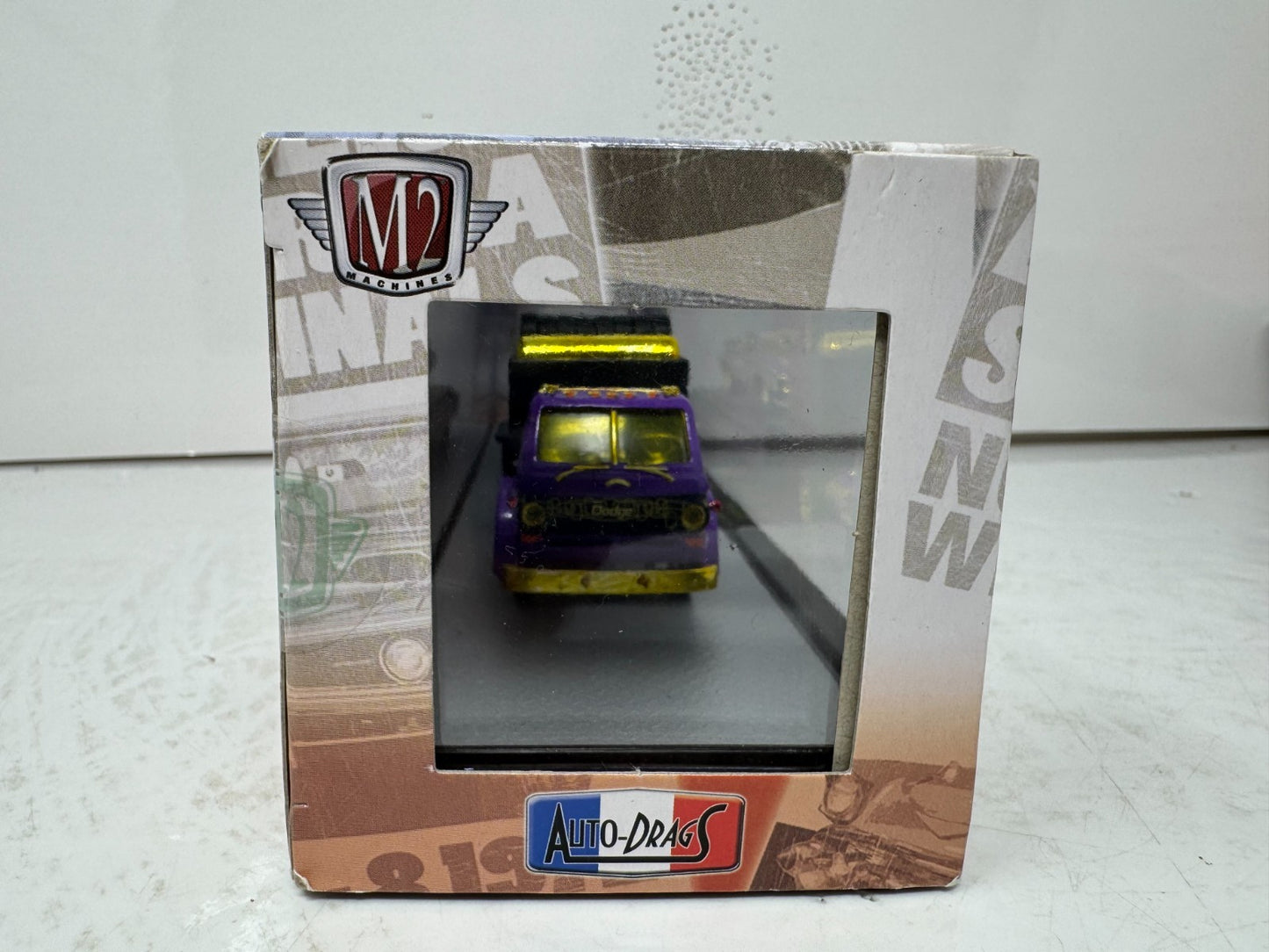 M2 Machines Auto Drags 1969 Dodge L600 & 1971 Dodge Charger RT HEMI 1:64 Diecast