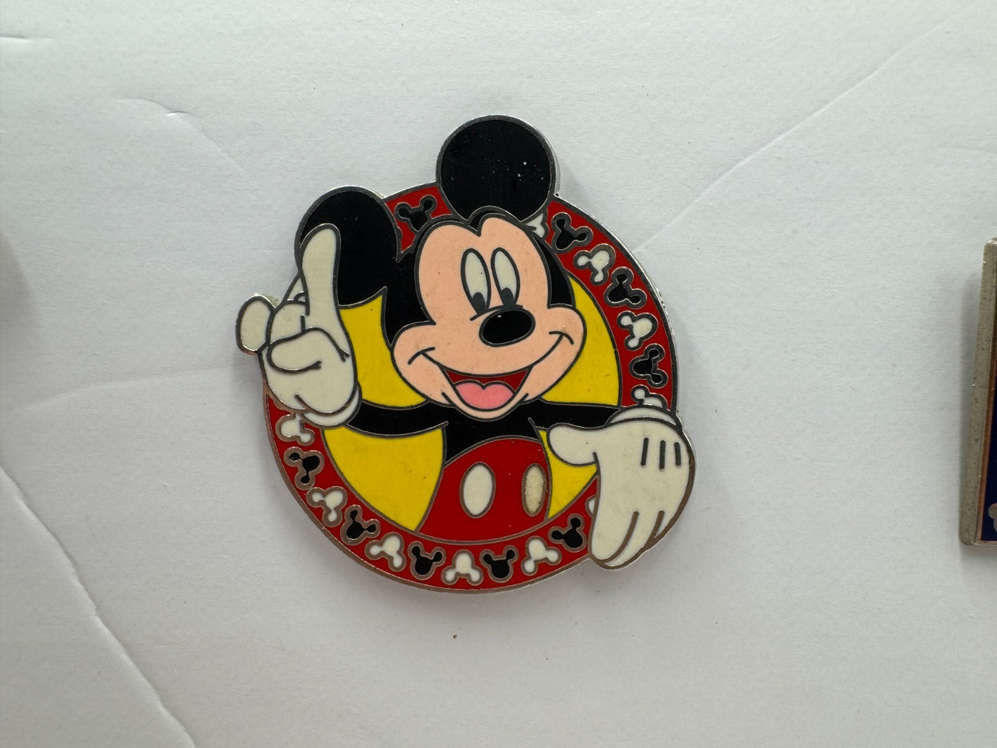 Disney Mickey Mouse and Friends Hip Lanyard Starter Trading Pin DC2S1