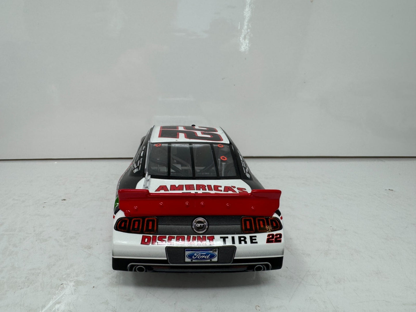 Lionel Nascar #22 Brad Keselowski Discount Tire 2014 Mustang 1:24 Diecast