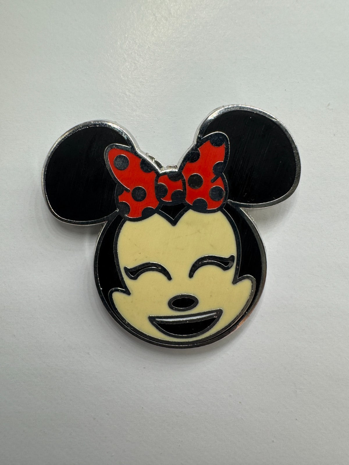 Aulani Disney Minnie Mouse Emoji Booster Trading Pin DC2S2