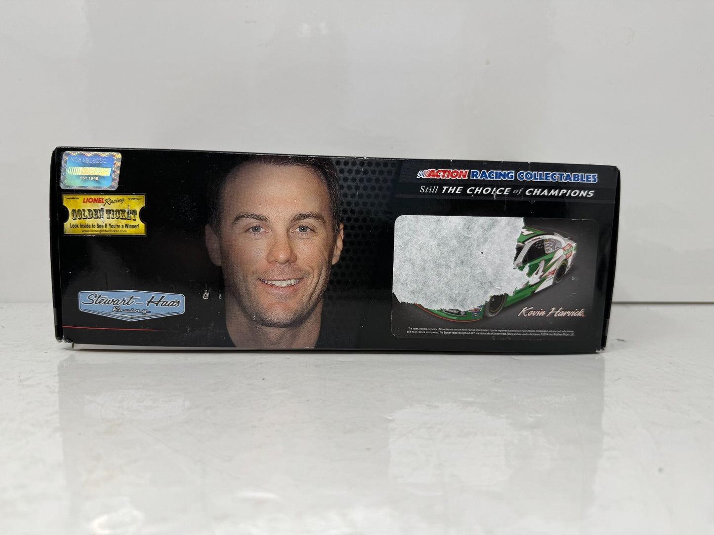 Lionel Racing Nascar #4 Kevin Harvick Hunts Brothers Pizza 2014 Chevy SS 1:24 Diecast