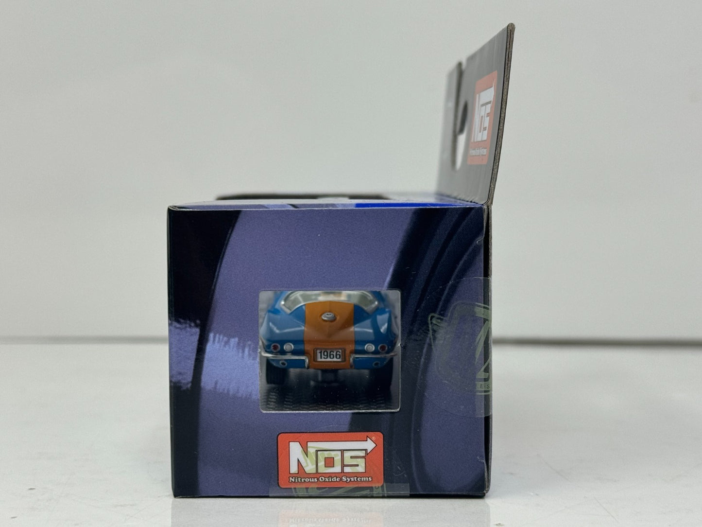 M2 Machines NOS 1966 Chevrolet Corvette 427 1:64 Diecast