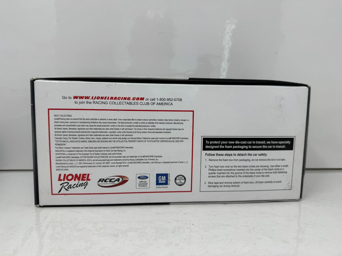 Lionel Nascar #22 Brad Keselowski Discount Tire 2014 Mustang 1:24 Diecast