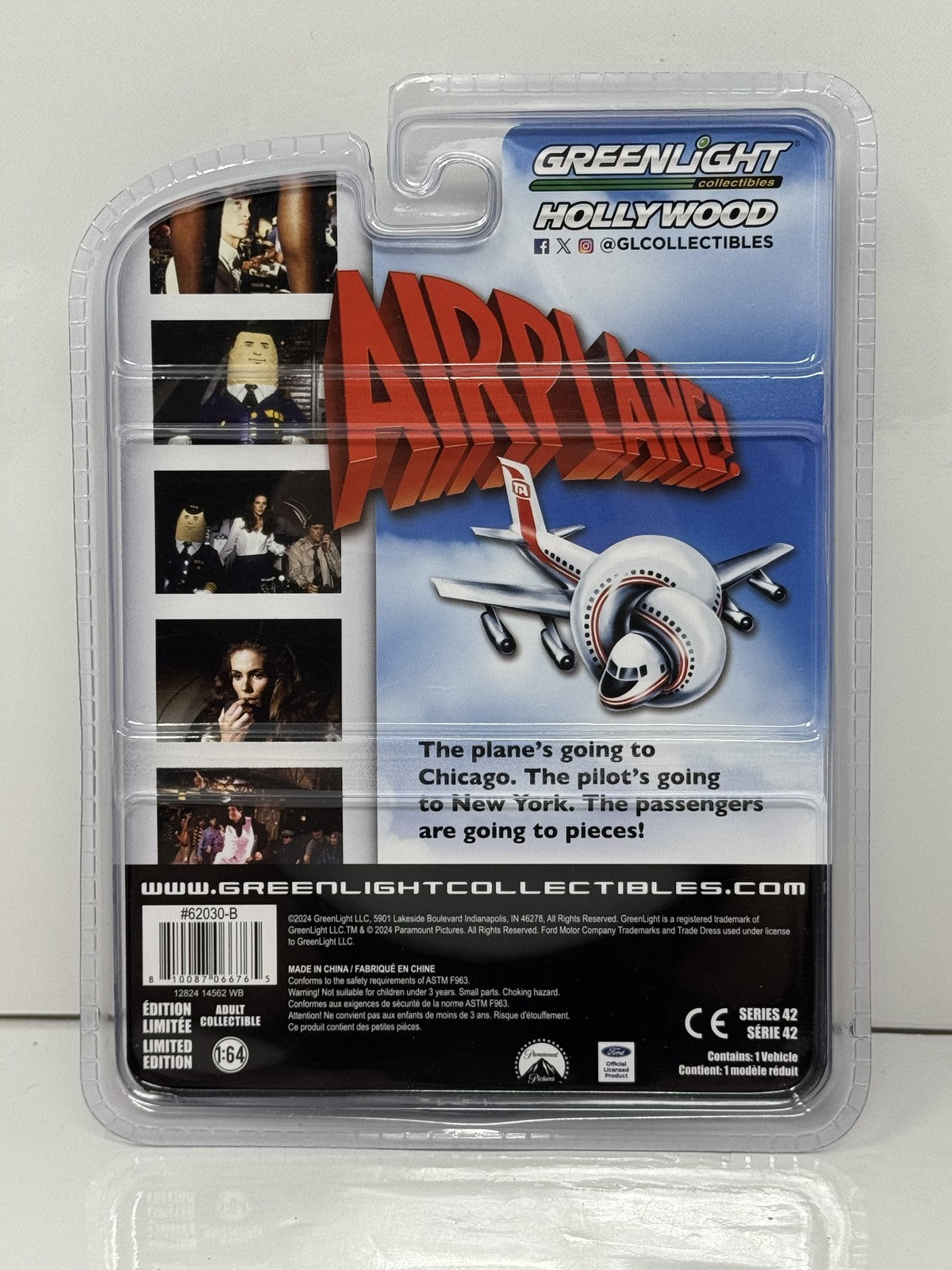 GreenLight Hollywood Airplane 1970 Ford Club Wagon Ambulance 1:64 Diecast Red