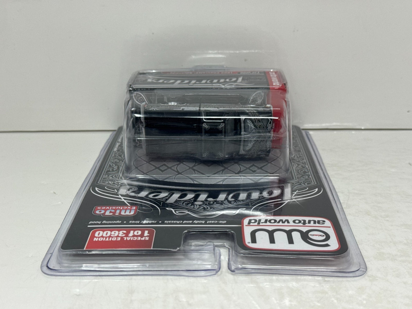Auto World Lowriders 1983 Chevrolet Silverado Pickup 1:64 Diecast