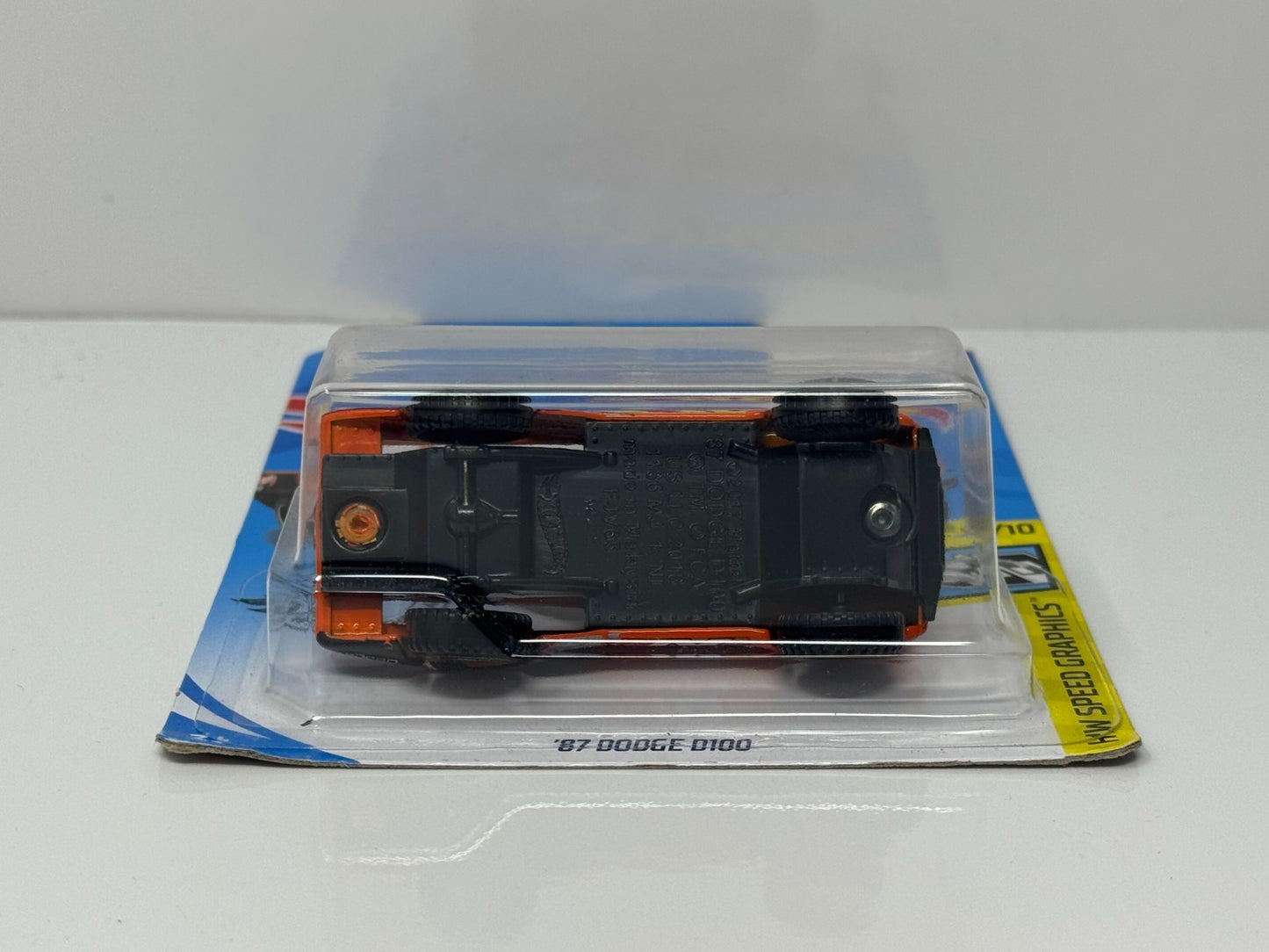 Hot Wheels Speed Graphics 1987 Dodge D100 1:64 Diecast
