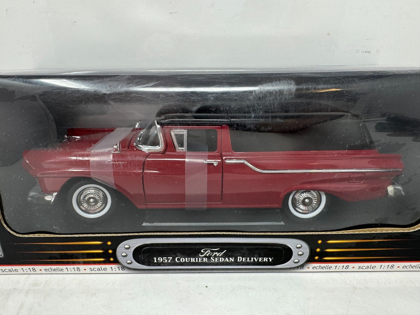 Yat Ming Road Signature 1957 Ford Courier Sedan Delivery 1:18 Diecast