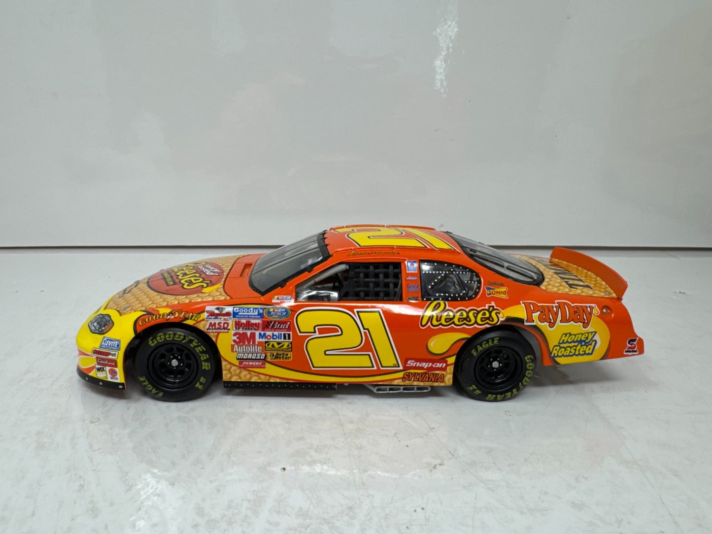 Action Nascar #21 Kevin Harvick Reese's Dealer Exclusive 2003 Chevy 1:24 Diecast