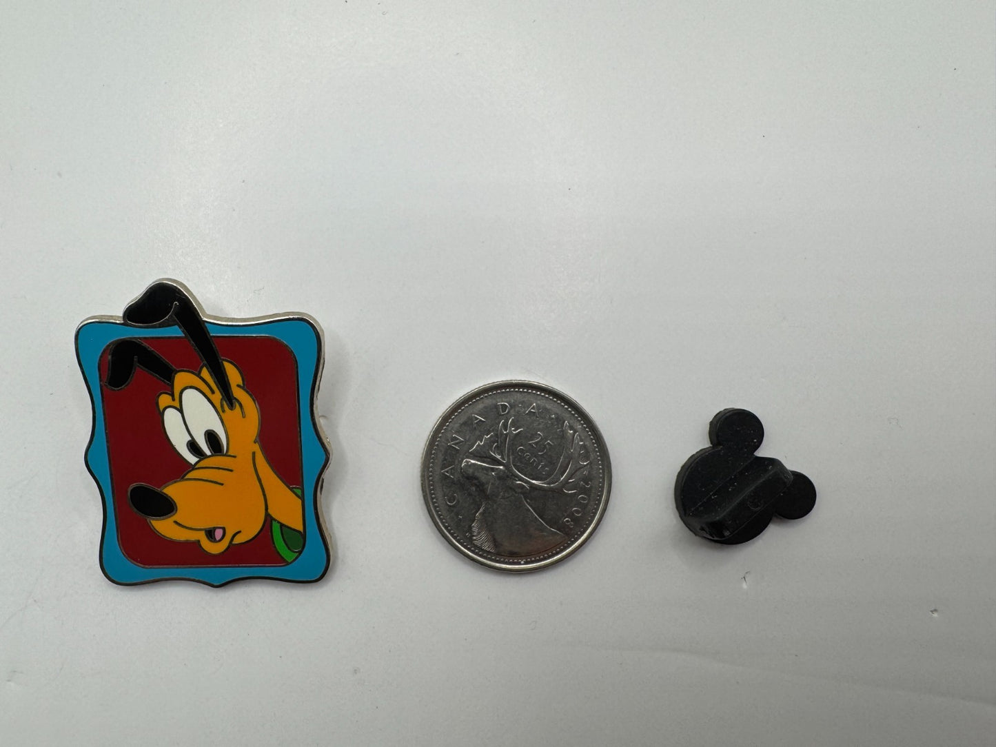Disney Pluto Peeking Mickey & Friends Starter Trading Pin DC1S10