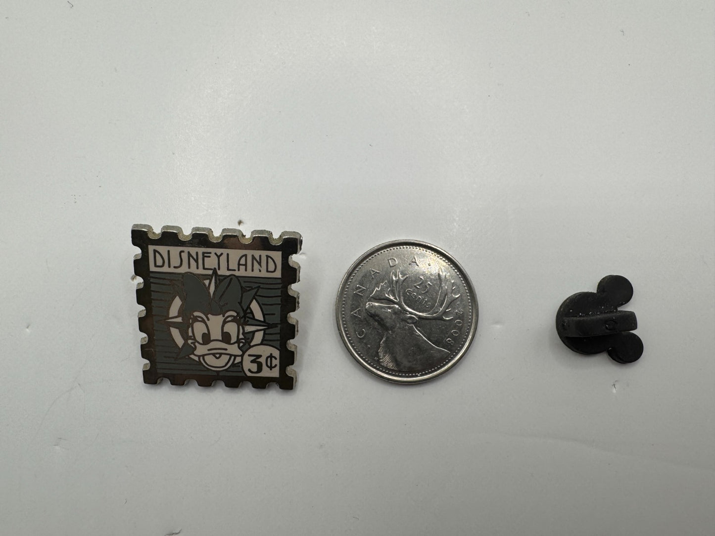 DLR Disney Daisy 3 Cent Stamp Hidden Mickey Stamp Collection Trading Pin DC2S11