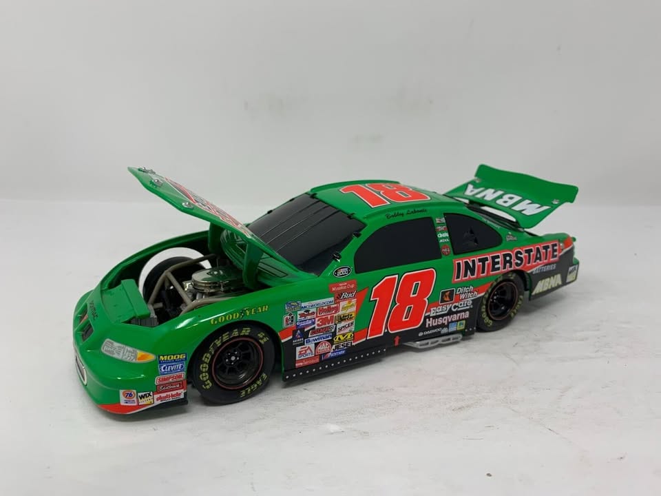 Action Nascar #18 Interstate Batteries Bobby Labonte 1:24 Diecast BANK & Figure