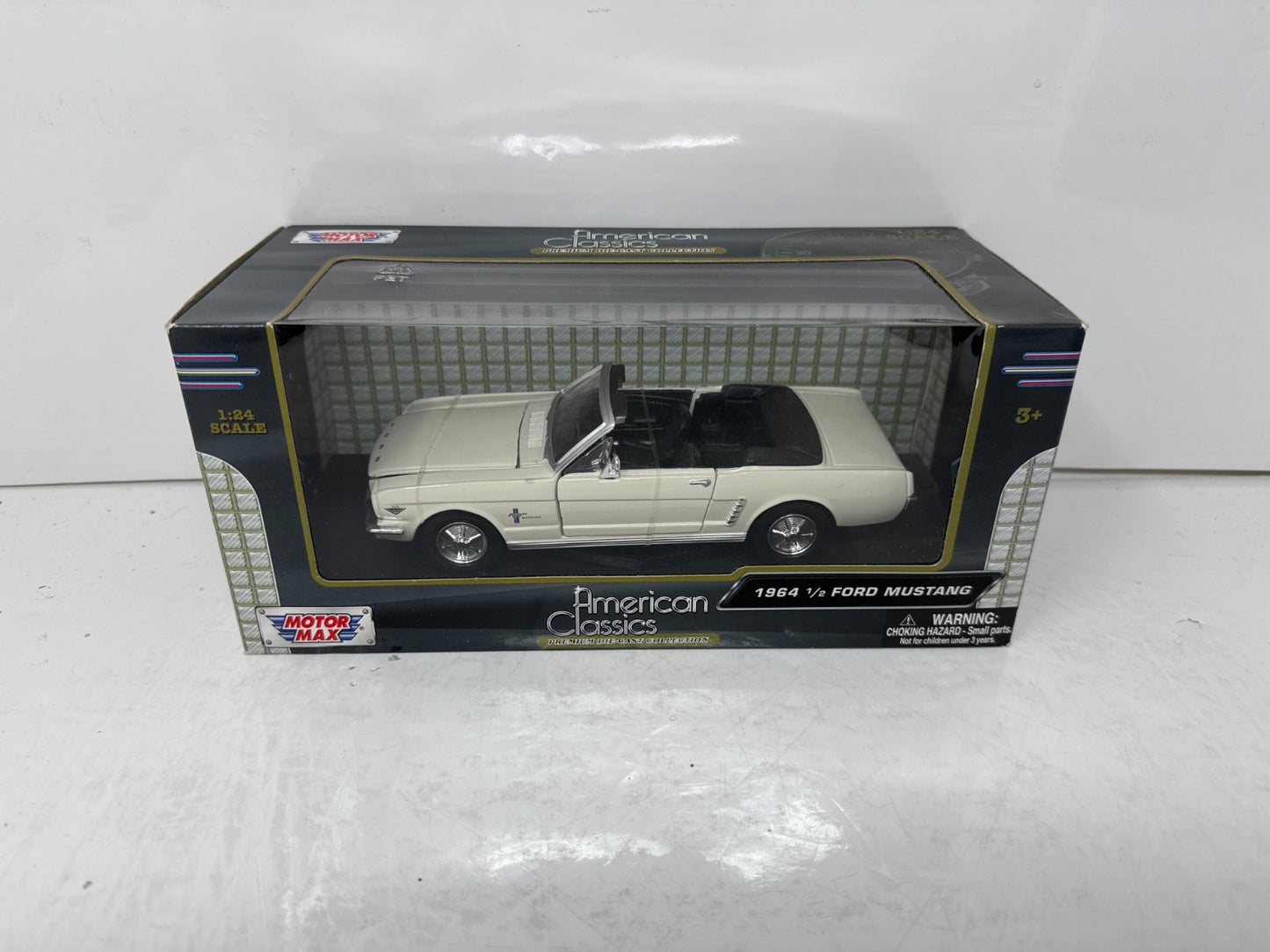 Motormax American Classics 1964 12 Ford Mustang 1:24 Diecast