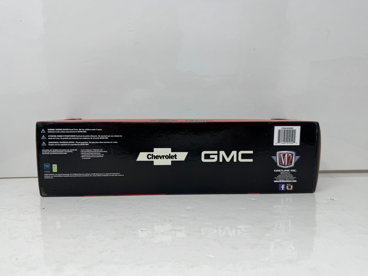 M2 Machines Auto Haulers 1976 GMC Sierra Grande & Chevrolet Van G10 1:64 Diecast
