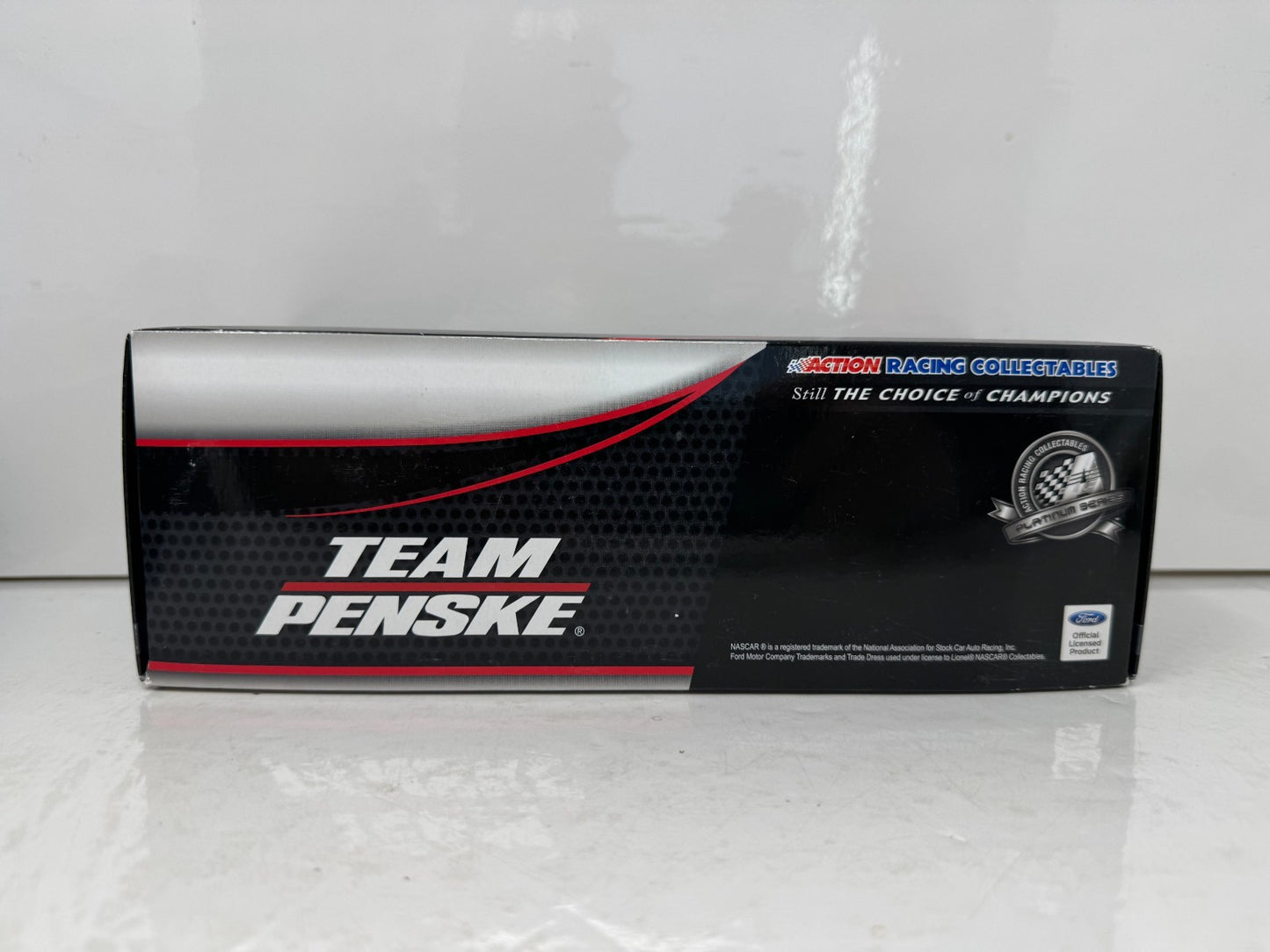 Lionel Nascar #22 Brad Keselowski Discount Tire 2014 Mustang 1:24 Diecast