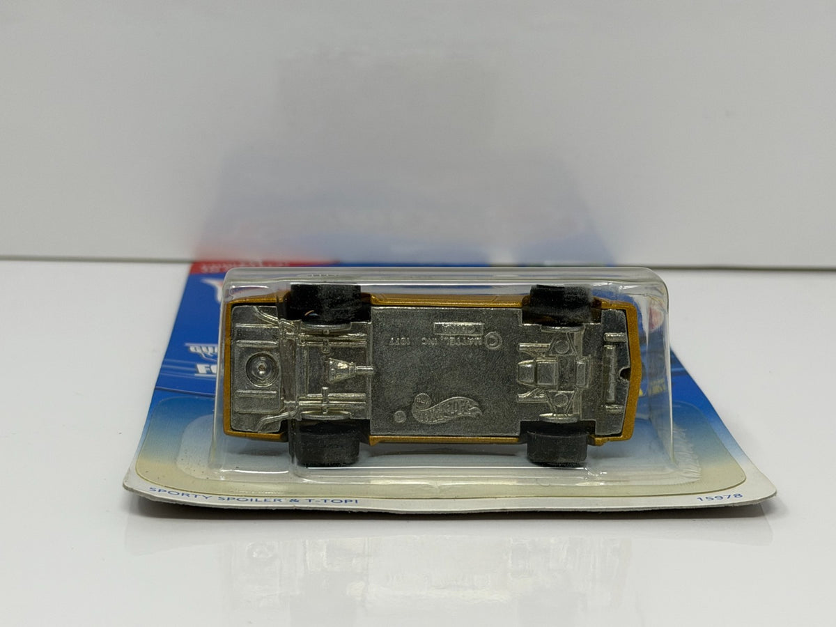 Hot Wheels Pontiac Hot Bird Collector 469 1:64 Diecast Gold V2