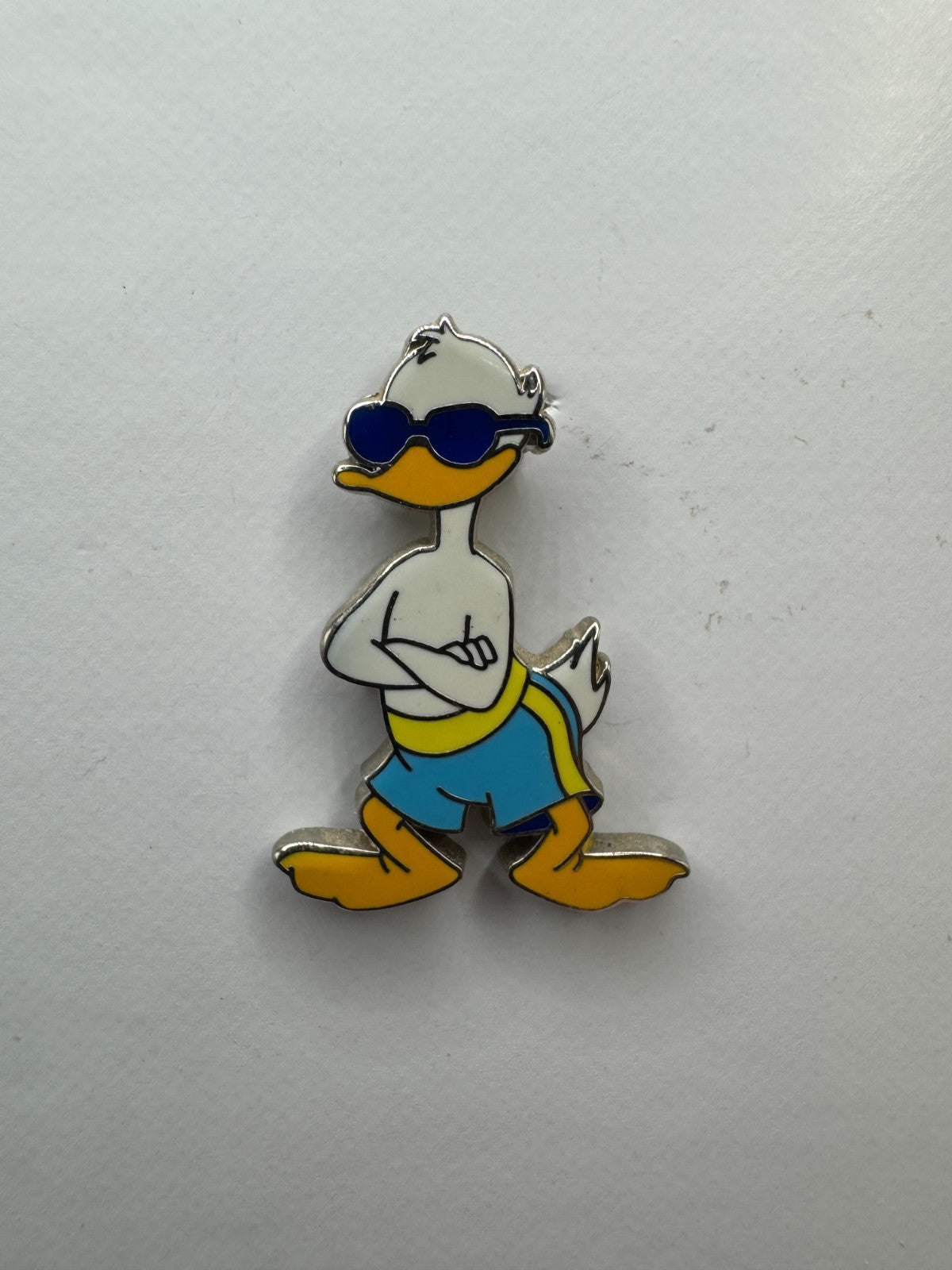 Disney Donald Duck Cool Characters Sunglasses Trading Pin DC2S10