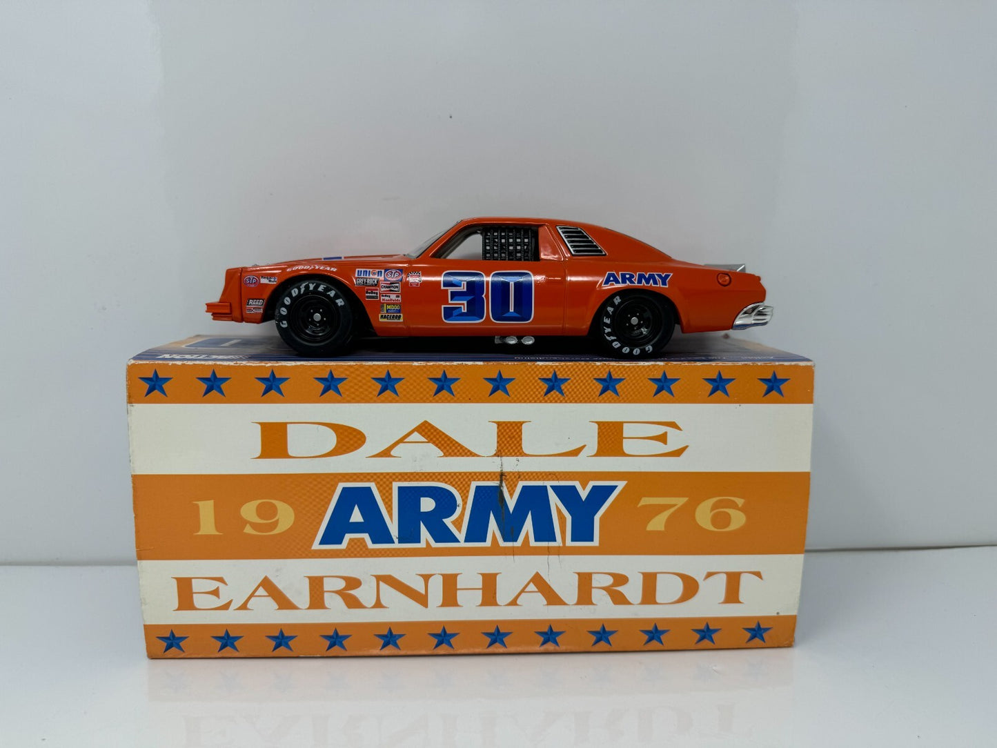 Action Nascar #30 Dale Earnhardt Sr Army 1976 Chevy Malibu 1:24 Diecast