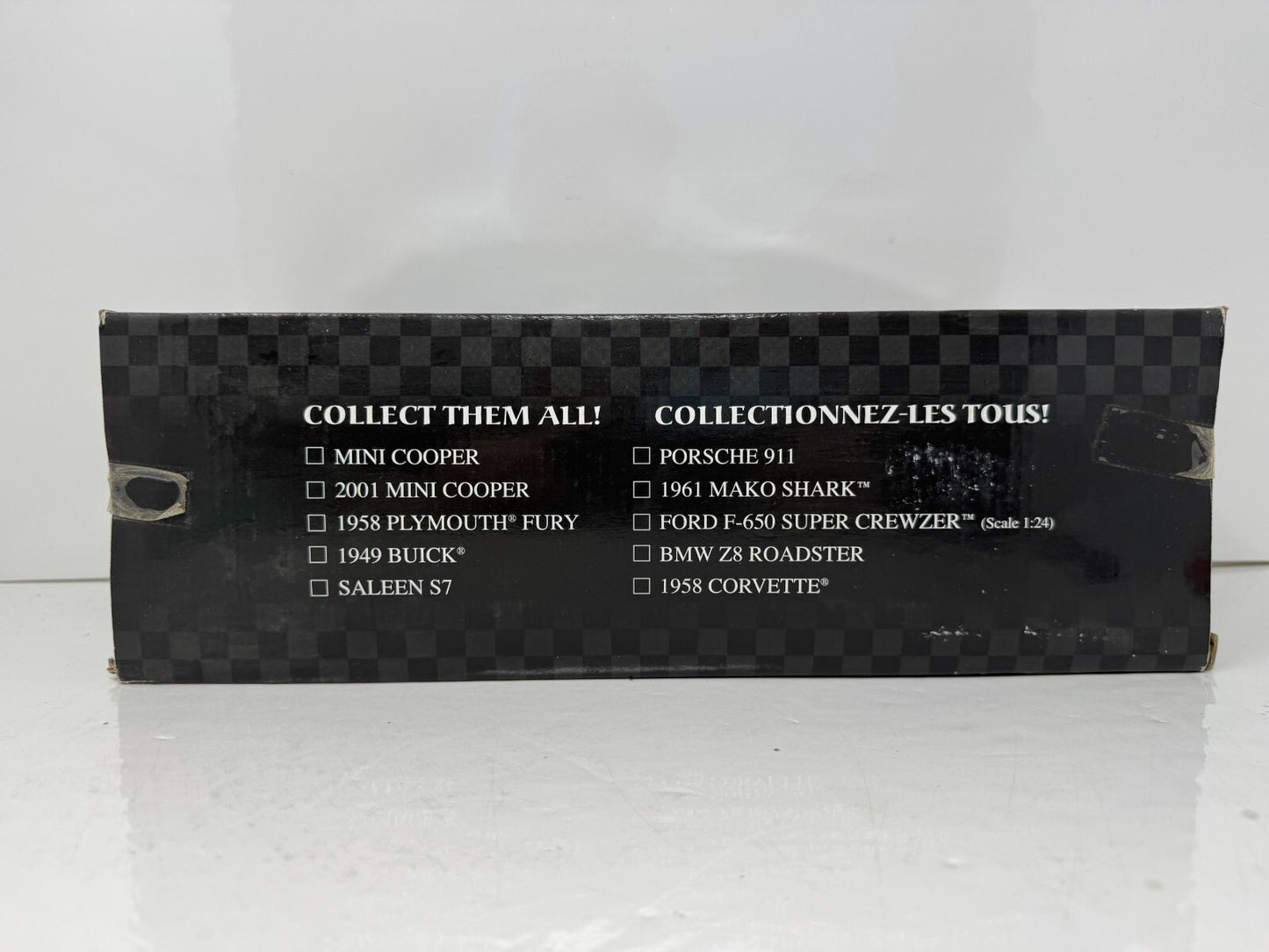 Motormax 1949 Buick Roadmaster Convertible Premiere Collection 1:18 Diecast