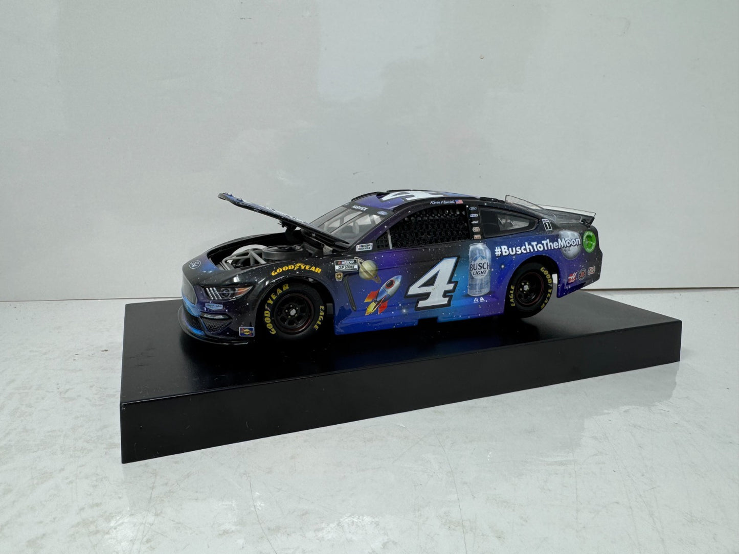 Lionel Racing Nascar #4 Kevin Harvick Busch #Buschtothewin Ford Mustang 1:24 Diecast