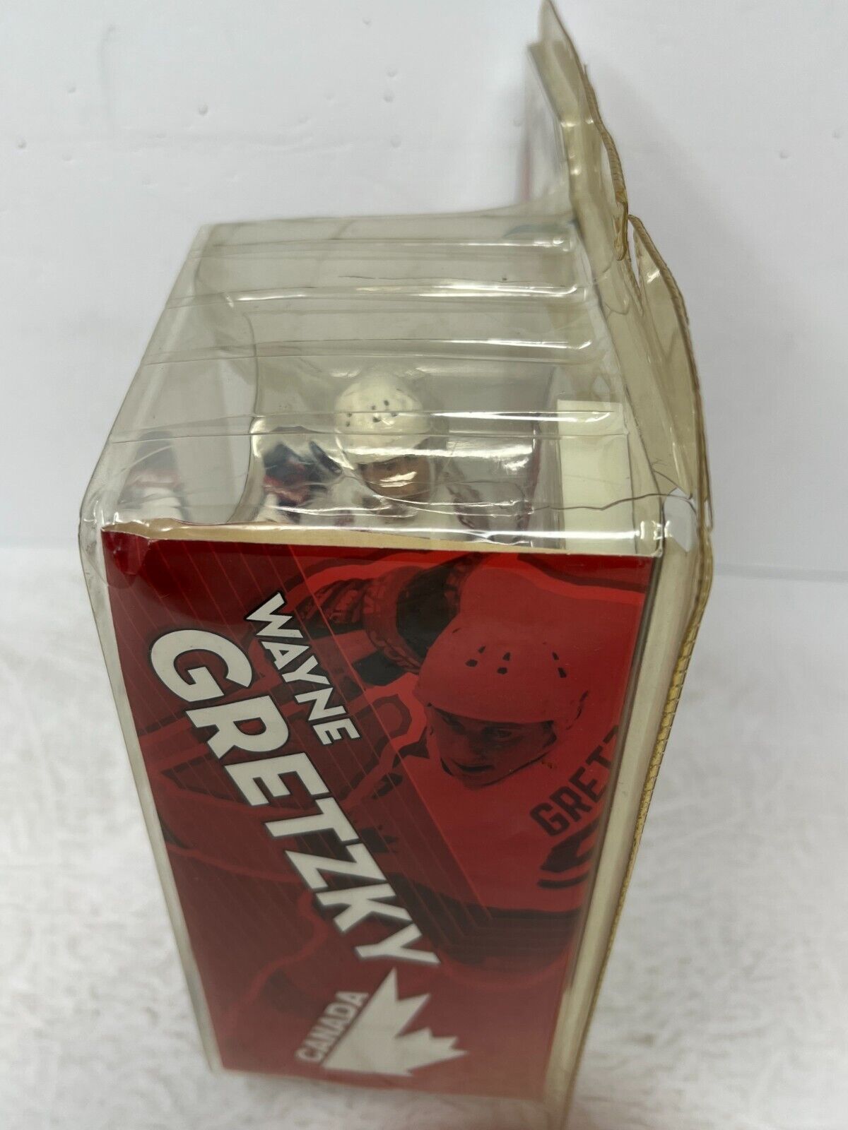 McFarlane NHL Wayne Gretzky White Jersey 1987 Team Canada Figure